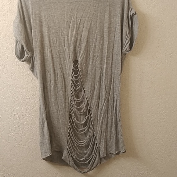 Distressed t-shirt - Picture 2 of 2